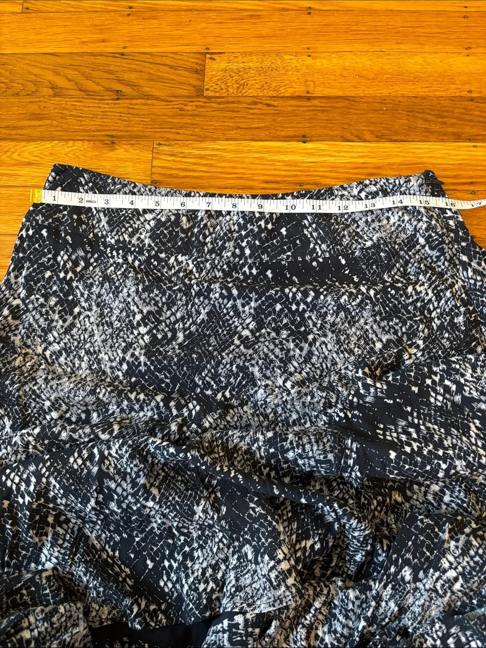 Free People snake print skirt Size 8